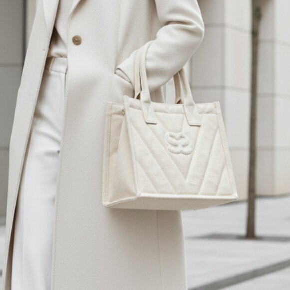 NWT $320 SANDRO Kabash quilted tote bag ecru / natural winter white - Picture 16 of 16